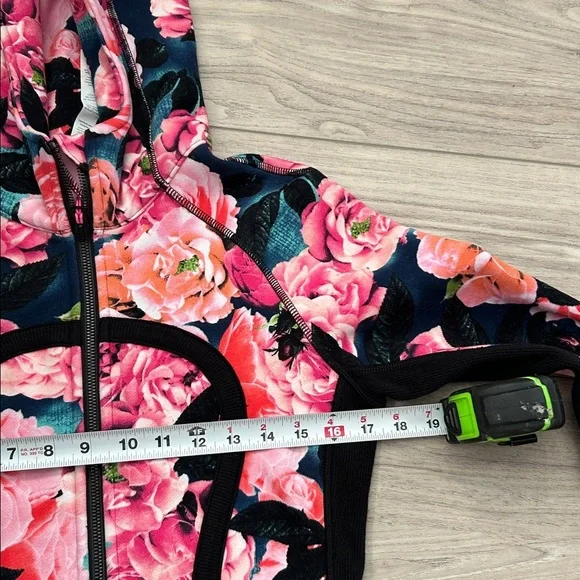 Lululemon Secret Garden Vintage Pink Floral Scuba Zip Hoodie Jacket Size 6 - Picture 12 of 14
